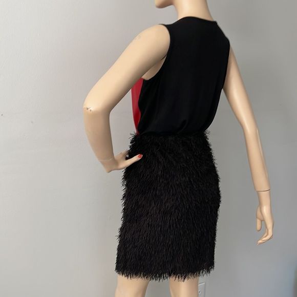 Black Fringe Skirt, EUC, Sz L, back zip, lined, stretchy, unique and super cute - Picture 8 of 12